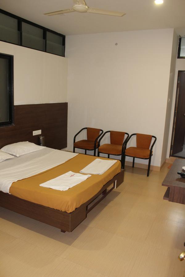 Hotel Suvarn Mandir เบลกวม ภายนอก รูปภาพ