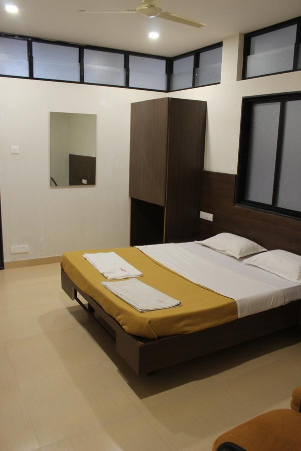 Hotel Suvarn Mandir เบลกวม ภายนอก รูปภาพ
