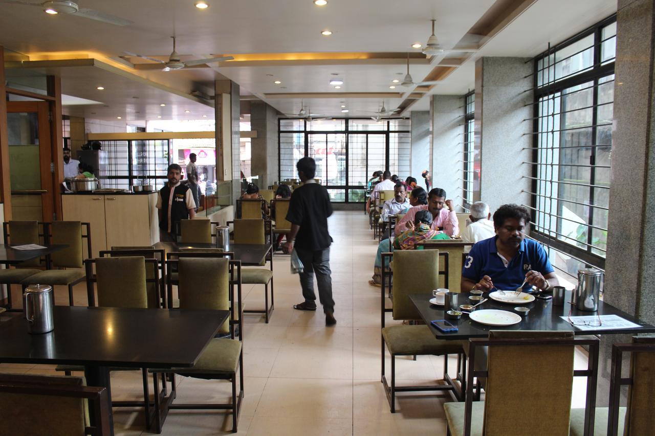 Hotel Suvarn Mandir เบลกวม ภายนอก รูปภาพ