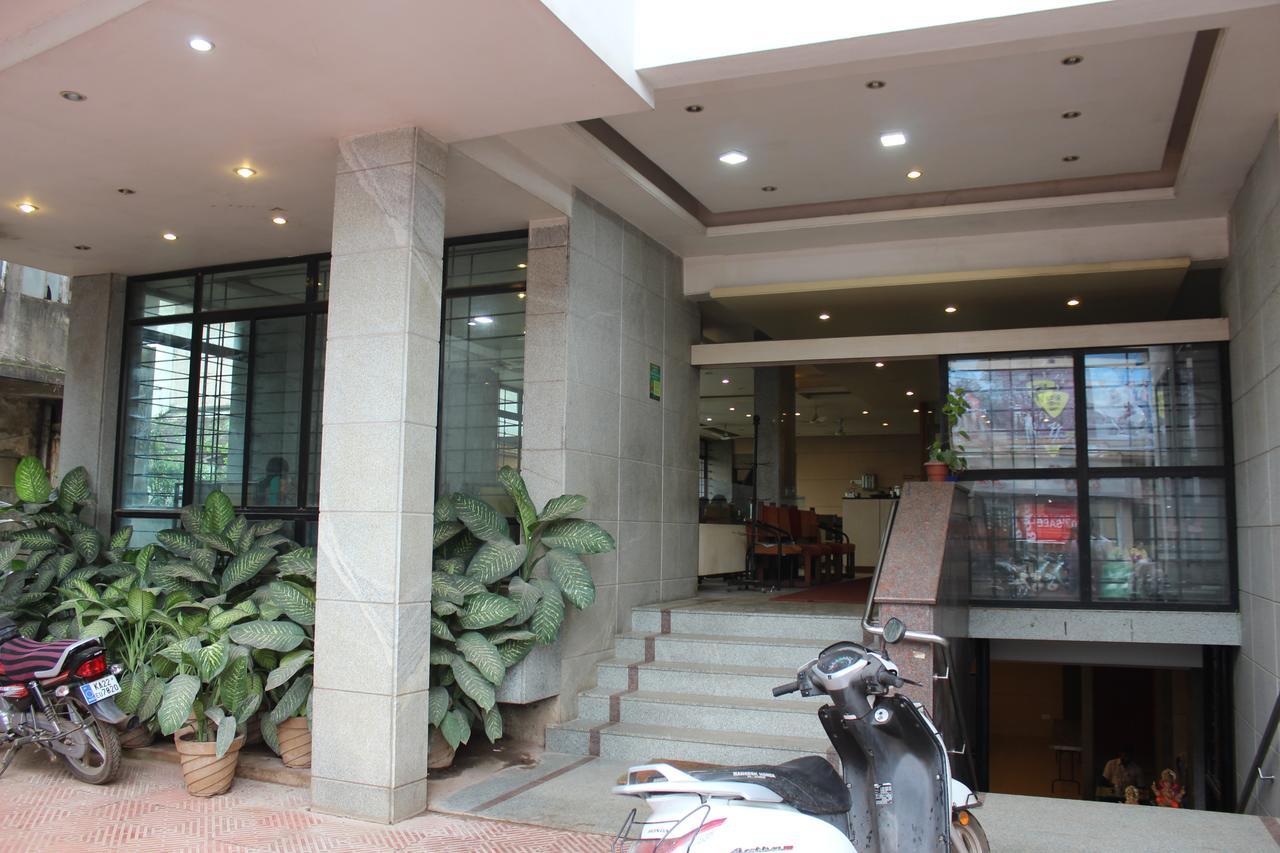 Hotel Suvarn Mandir เบลกวม ภายนอก รูปภาพ